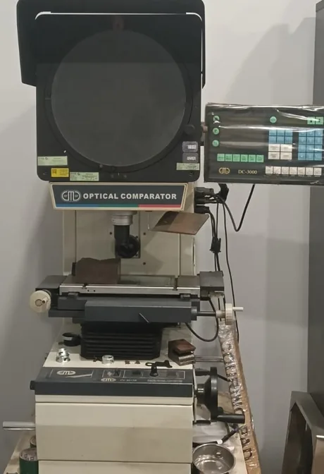 Profile projector
